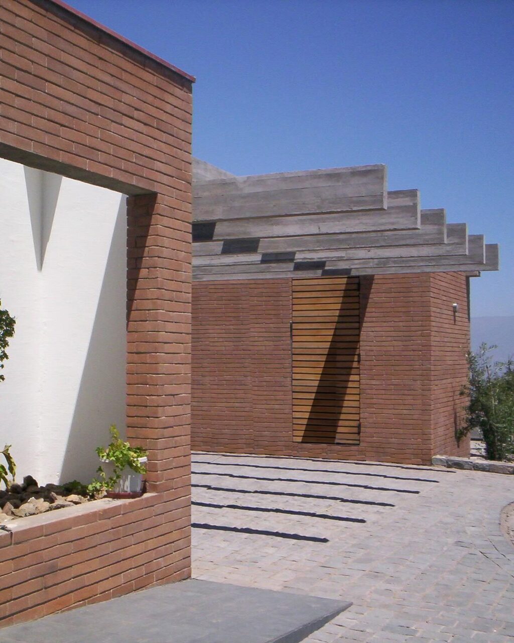 Instagram post from costa_arquitecto. This post is in position 2.